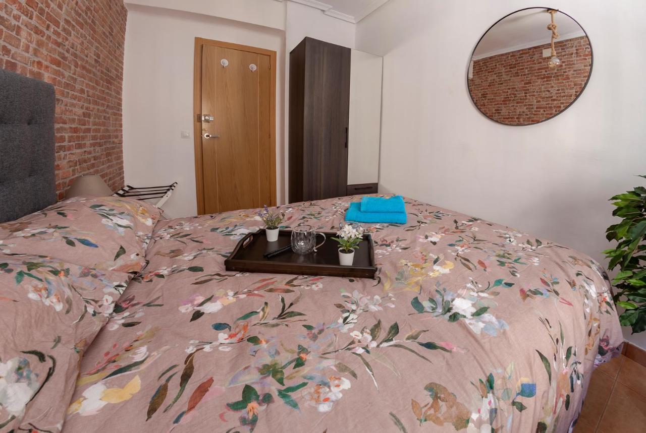 Luxury Artistic Digital Nomad 2 Bedroom W/Terrace バレンシア エクステリア 写真